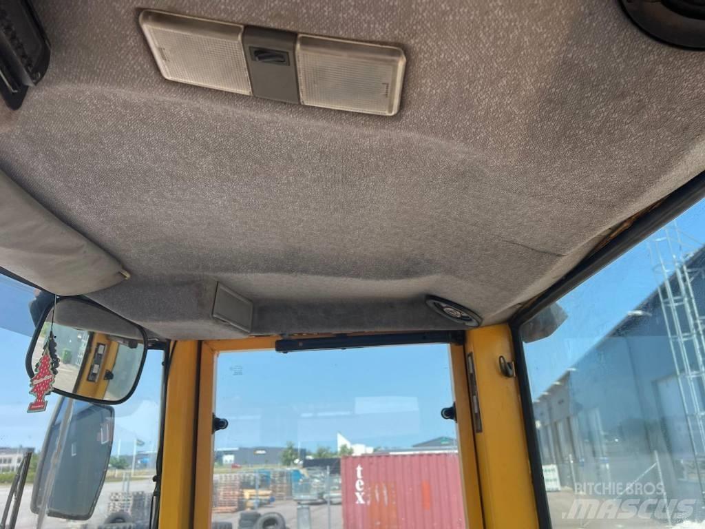 Volvo L 70 C Фронтальні навантажувачі