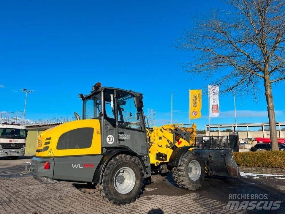 Wacker Neuson WL44 Фронтальні навантажувачі