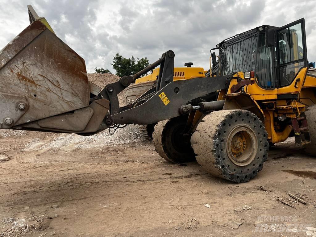Volvo L 120 F Фронтальні навантажувачі