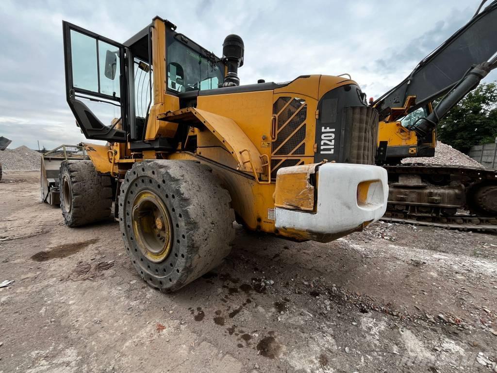 Volvo L 120 F Фронтальні навантажувачі