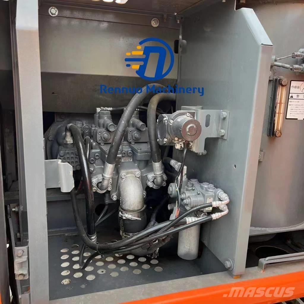 Hitachi EX 120 Гусеничні екскаватори