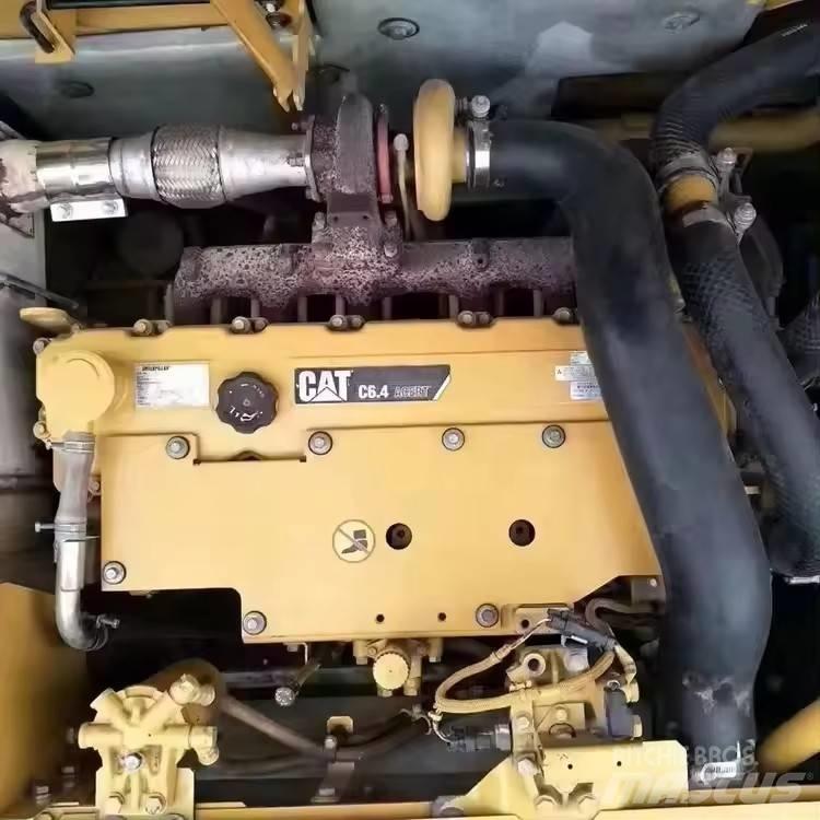 CAT 325 D Гусеничні екскаватори