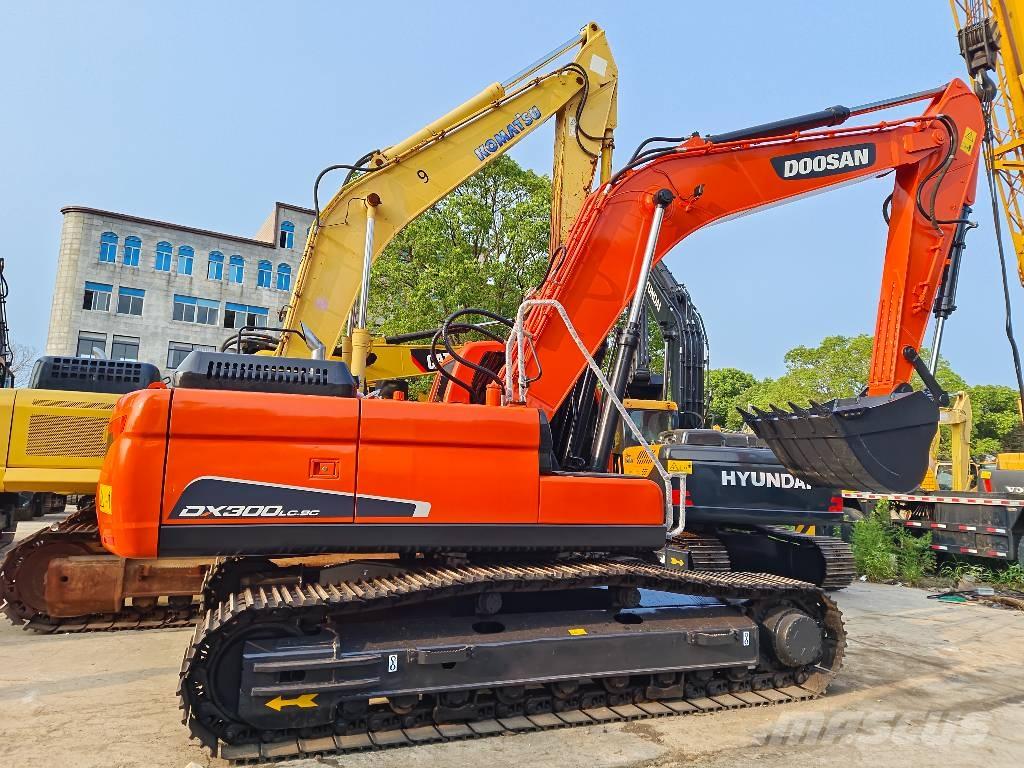 Doosan DX 300 LC Гусеничні екскаватори