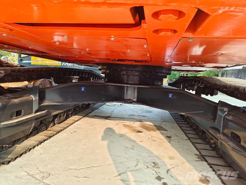 Doosan DX 300 LC Гусеничні екскаватори