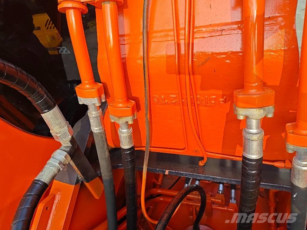 Doosan DX 300 LC Гусеничні екскаватори