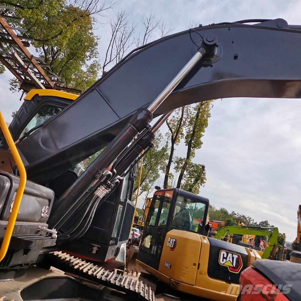 Volvo EC 210 D Гусеничні екскаватори