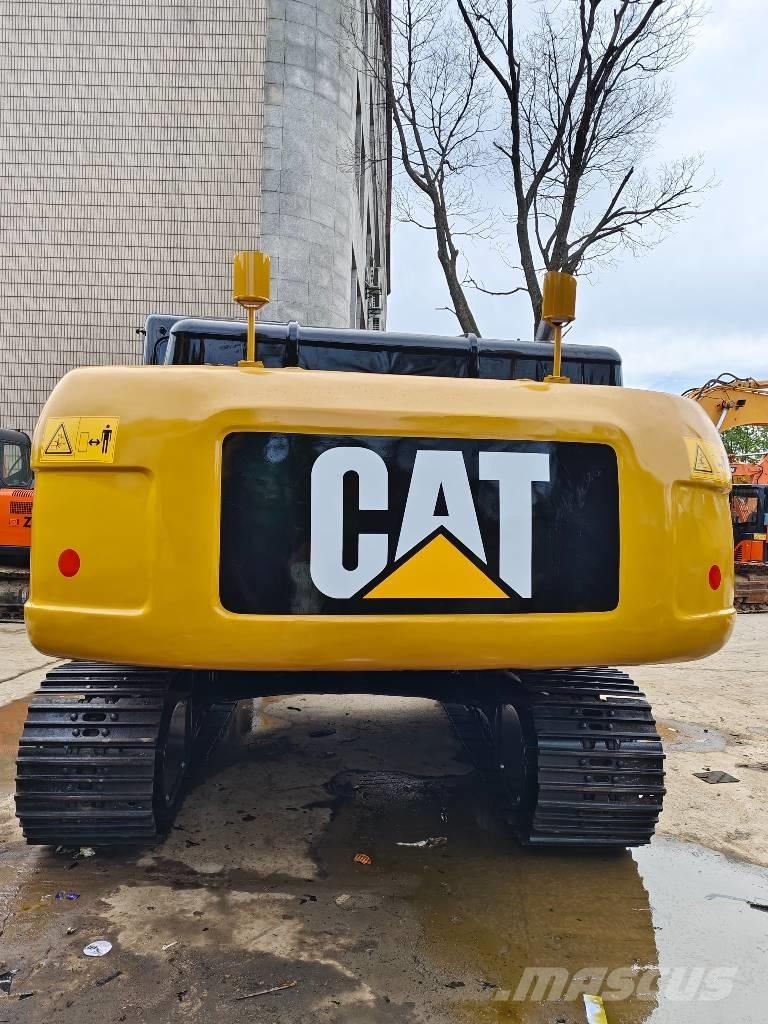 CAT 330D2L Гусеничні екскаватори