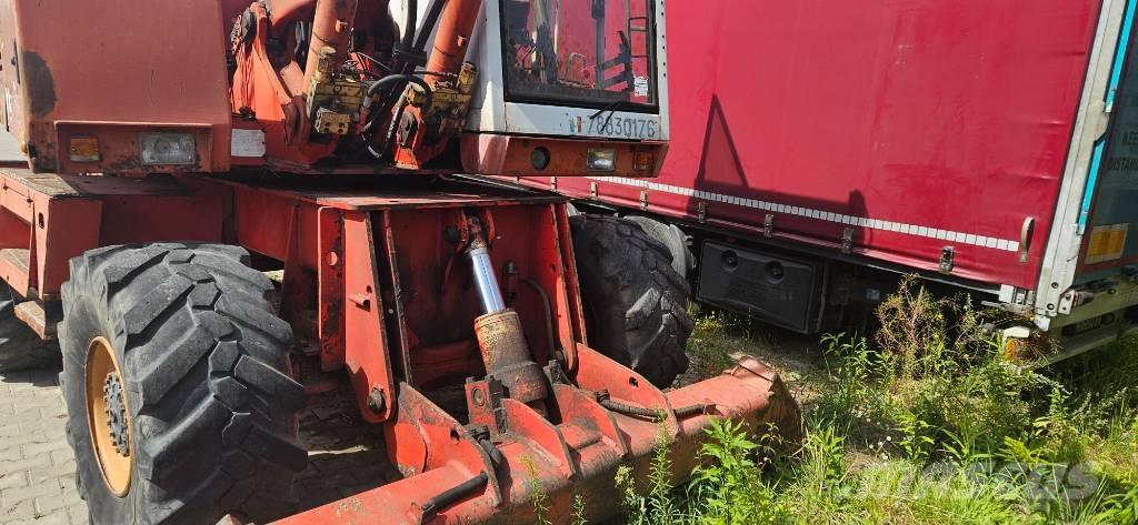 Poclain 82 Колісні екскаватори