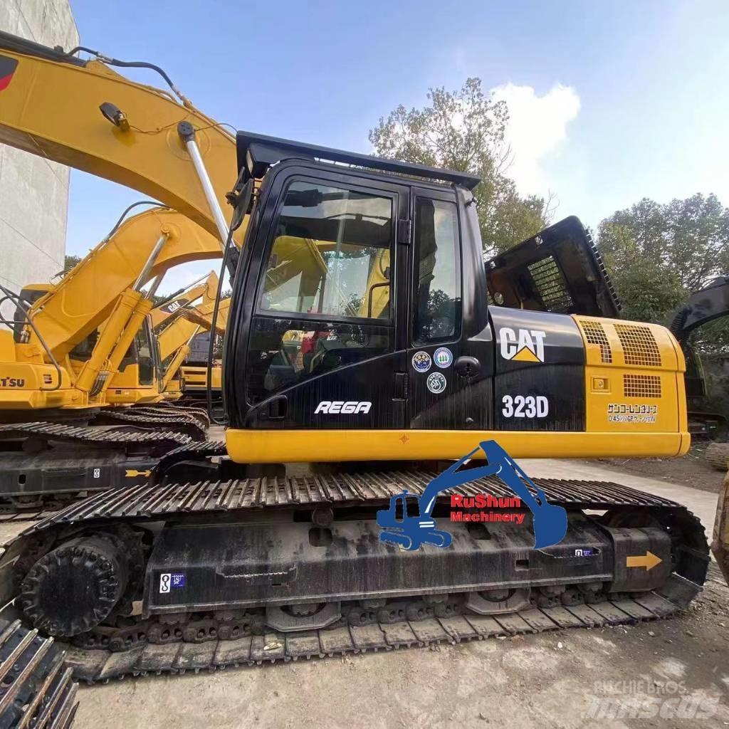 CAT 323D Гусеничні екскаватори