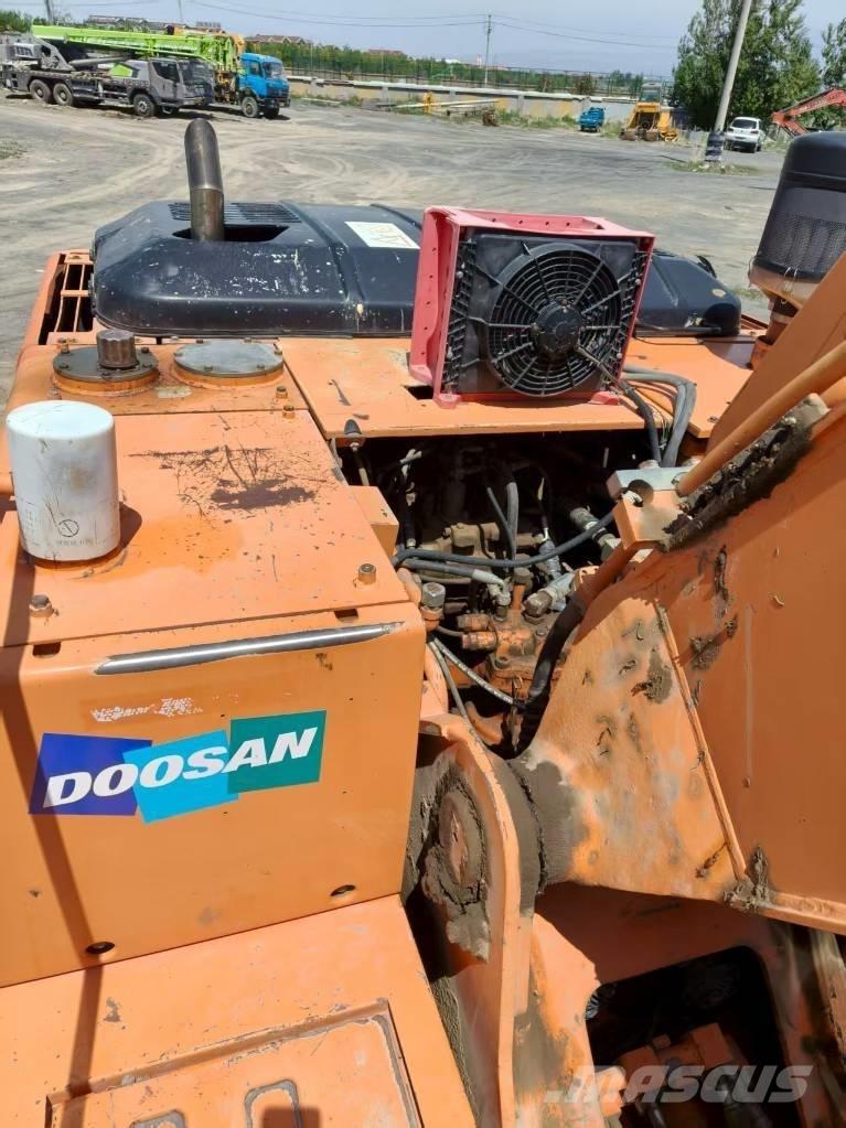 Doosan DH210W-7 Колісні екскаватори