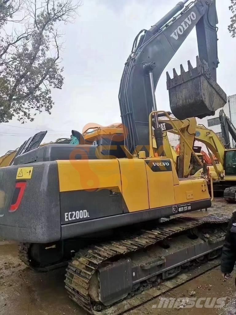 Volvo EC 200 Гусеничні екскаватори