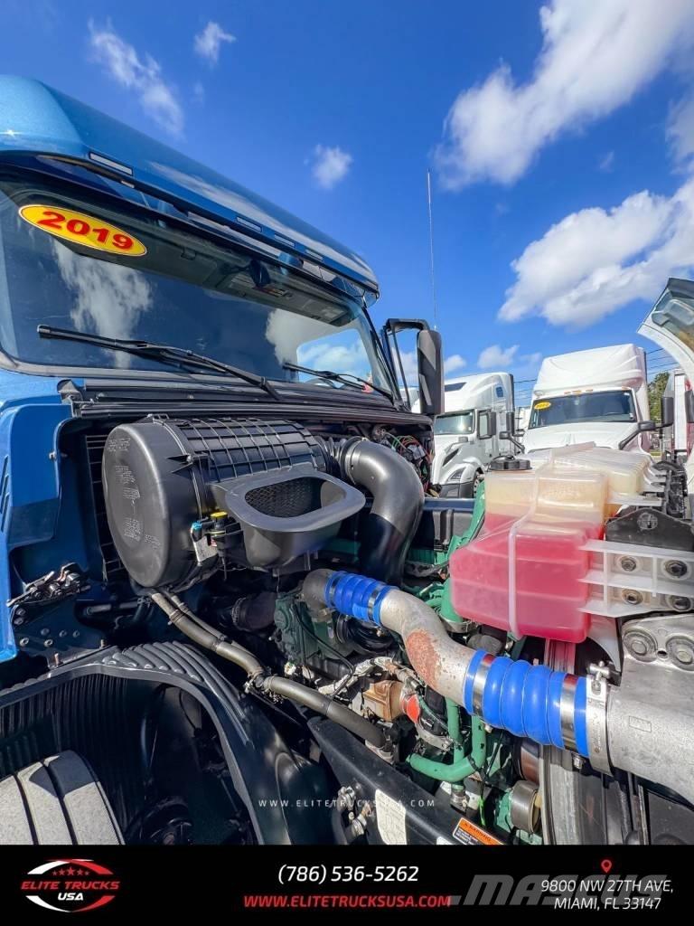 Volvo Commercial VNL Тягачі