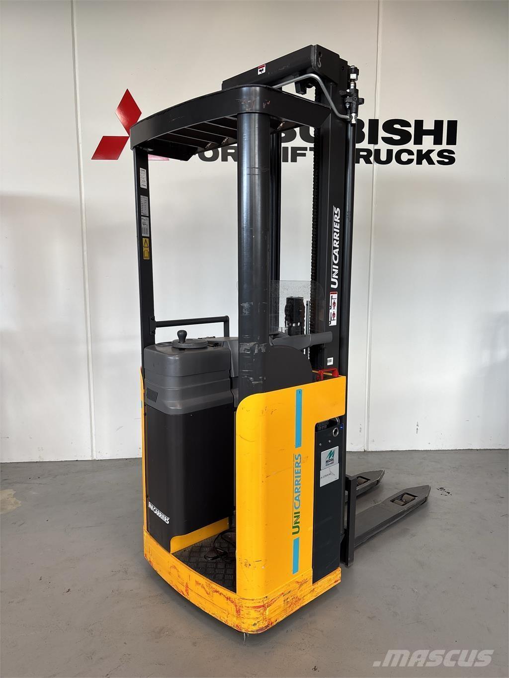 Atlet A160 Самохідні електроштабелери