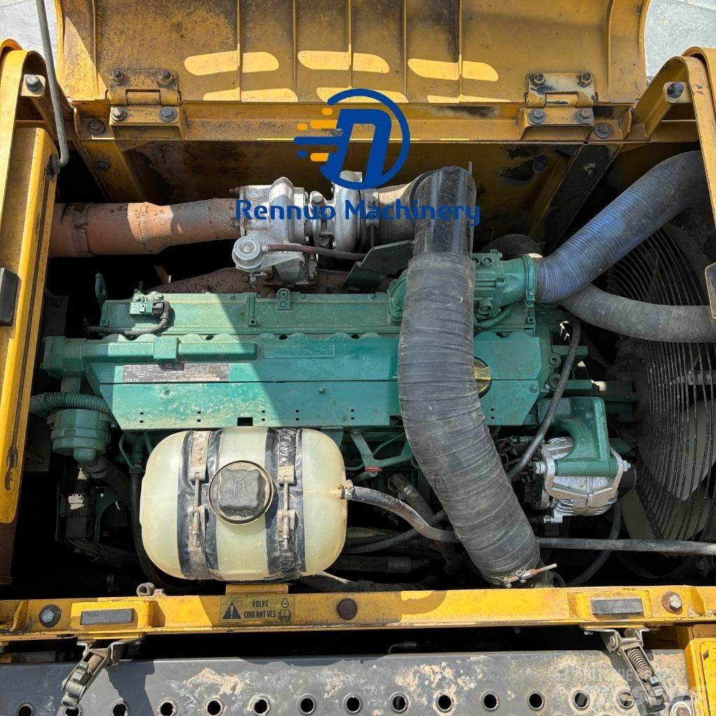 Volvo EC 290 Гусеничні екскаватори
