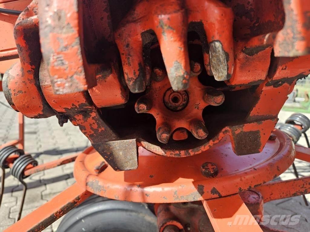 Kuhn GF 8501 MH Граблі і сінозворушувачі