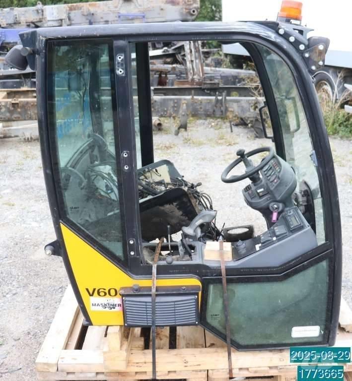 GiANT V 6004 T Малі навантажувачі