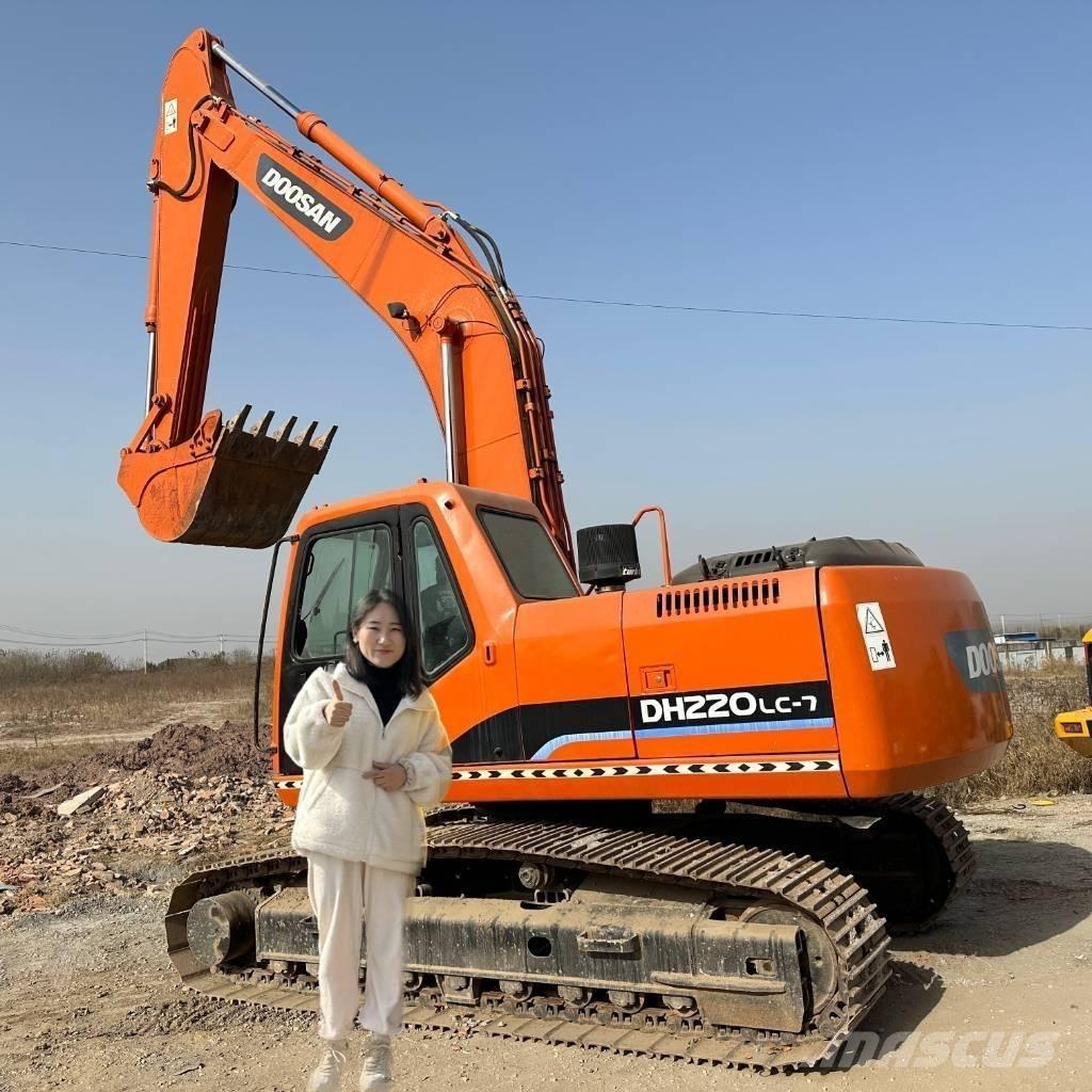 Doosan DH220LC-7 Гусеничні екскаватори