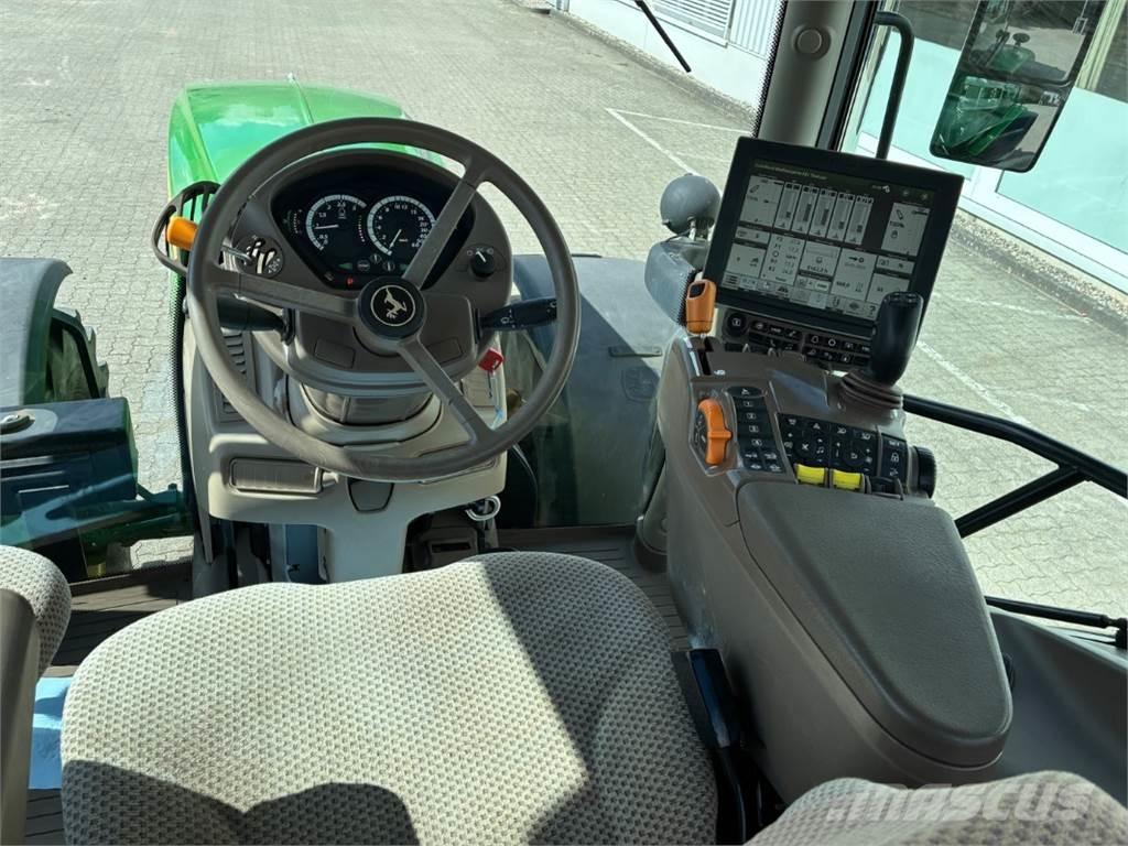 John Deere 6215 R Трактори