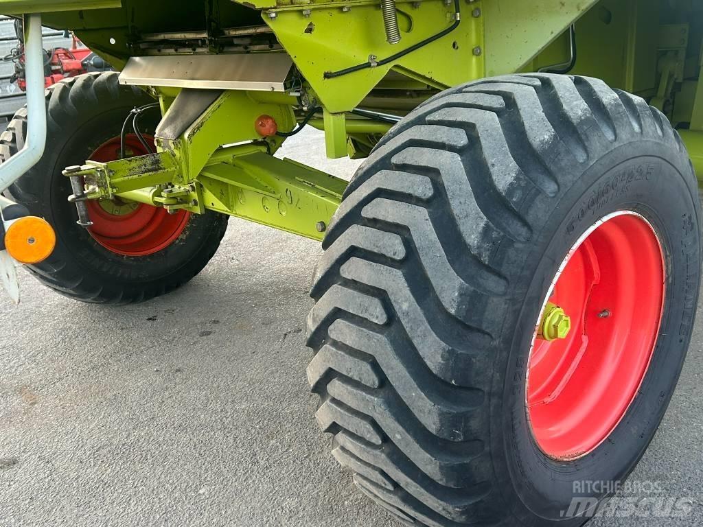 CLAAS Mega 202 Зернозбиральні комбайни