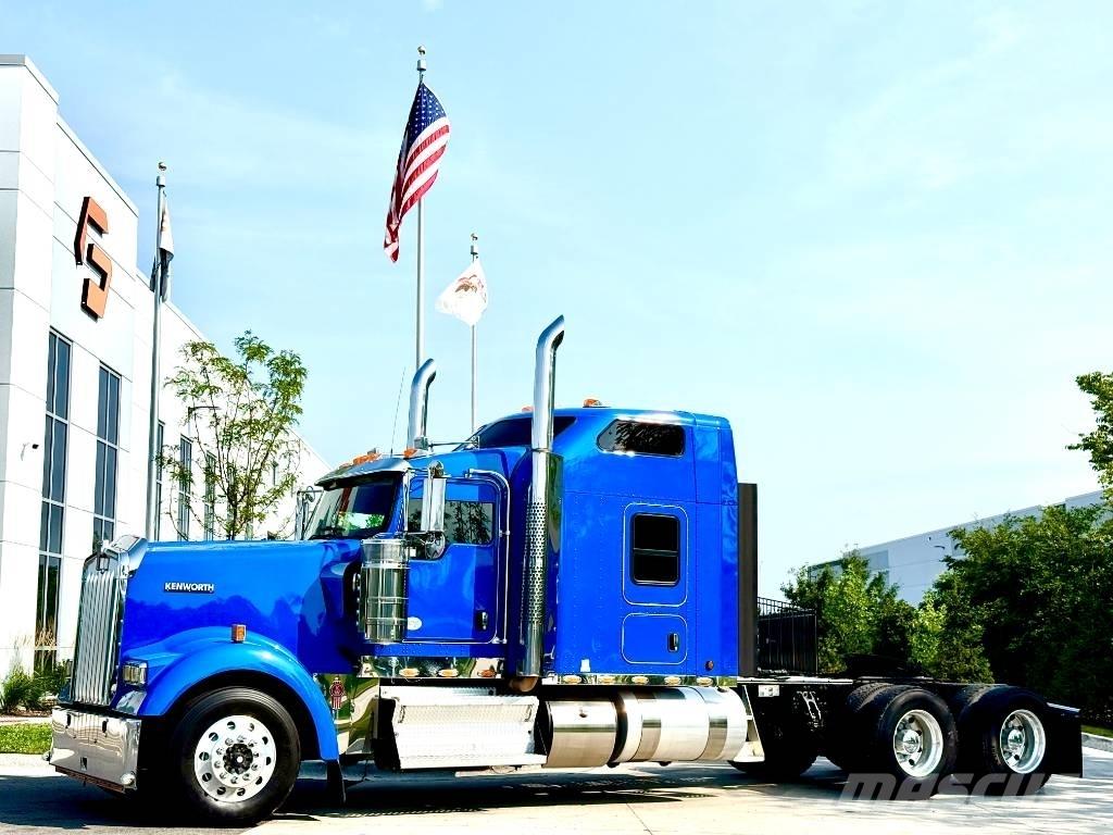 Kenworth W 900 Тягачі