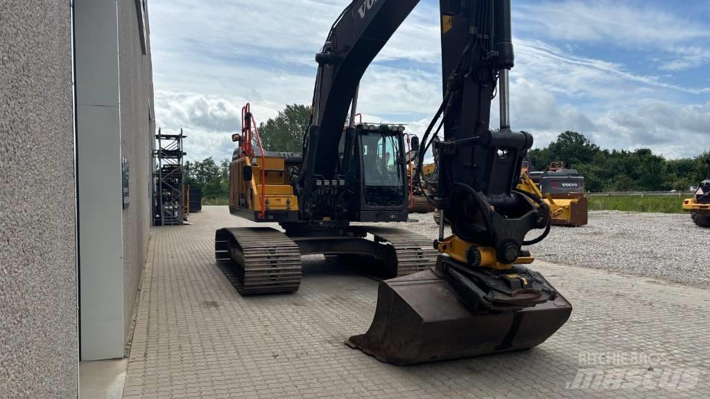 Volvo EC250EL Гусеничні екскаватори
