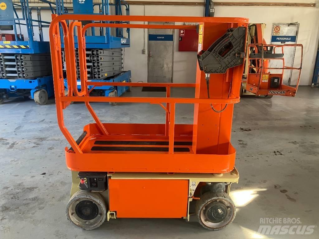 JLG 1230 ES Вертикальні щоглові підйомники
