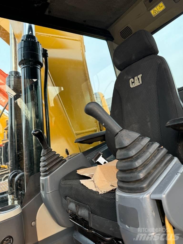 CAT 320D2 Середні екскаватори 7т. - 12т.