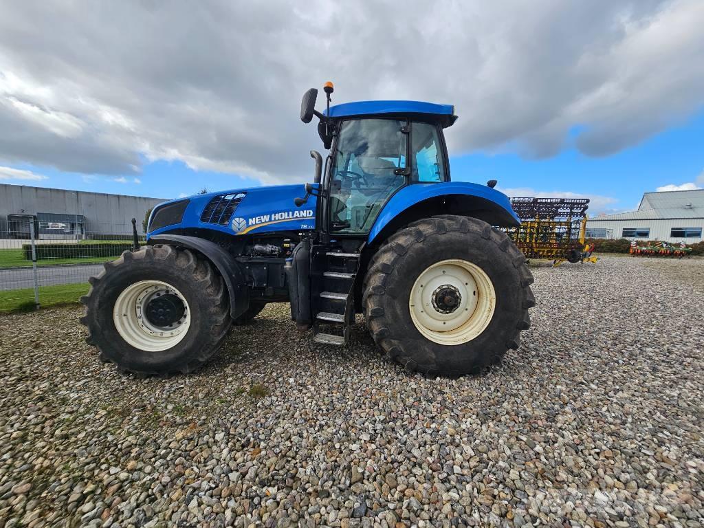 New Holland T 8.300 Трактори