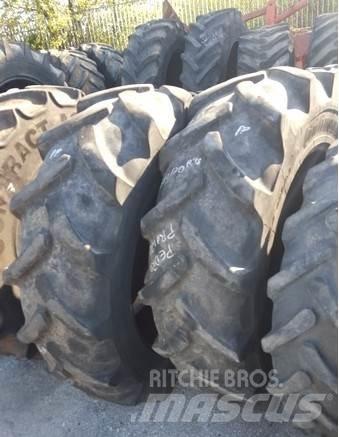  Pneus 13.6R28 Колеса