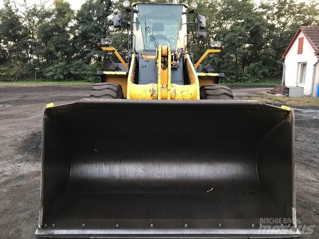 Komatsu WA320-5H Фронтальні навантажувачі
