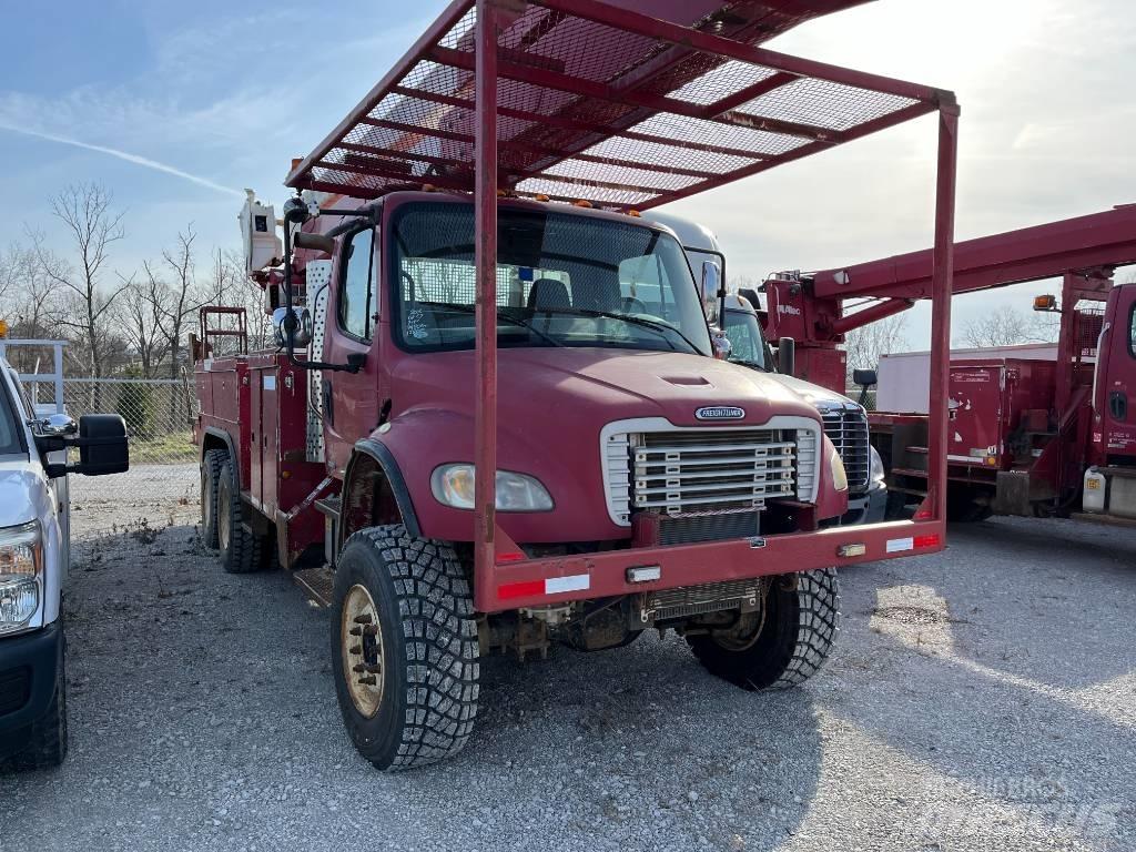 Freightliner M2-106 Автовишки на базі вантажівки