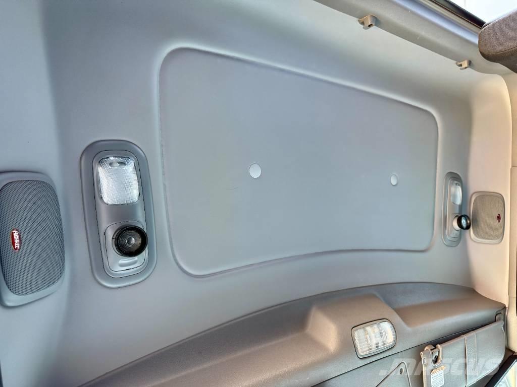 Peterbilt 389 PRIDE Тягачі