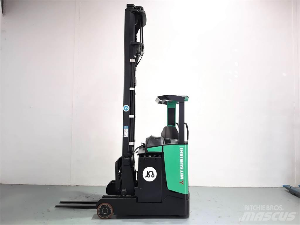 Mitsubishi RB16NH Річ-трак із високим підйомом