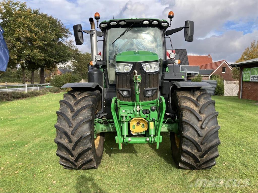 John Deere 6215R Трактори