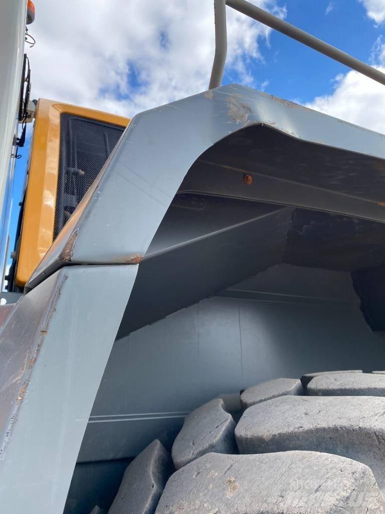 Liebherr L 586 Фронтальні навантажувачі