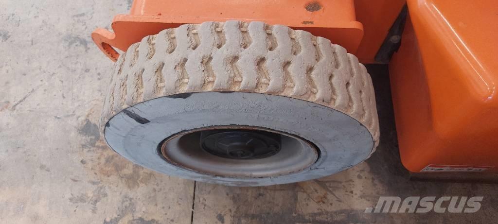 JLG E 400 AJPN Колінчаті підйомники
