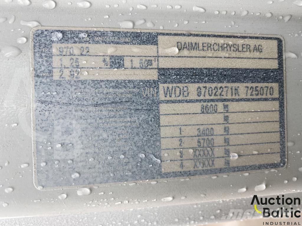 Mercedes-Benz 815 Вантажівки-платформи/бокове розвантаження