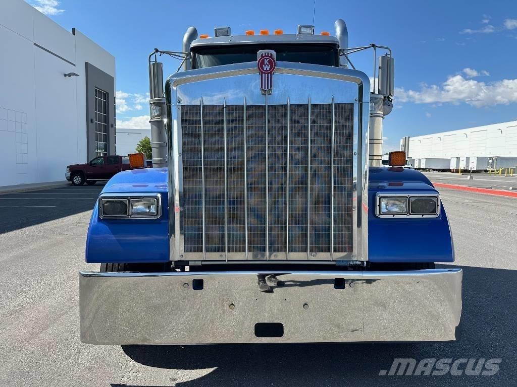 Kenworth W 900 Тягачі
