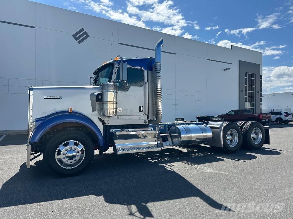 Kenworth W 900 Тягачі