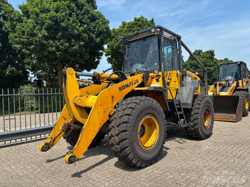 Komatsu WA 320-5 Фронтальні навантажувачі