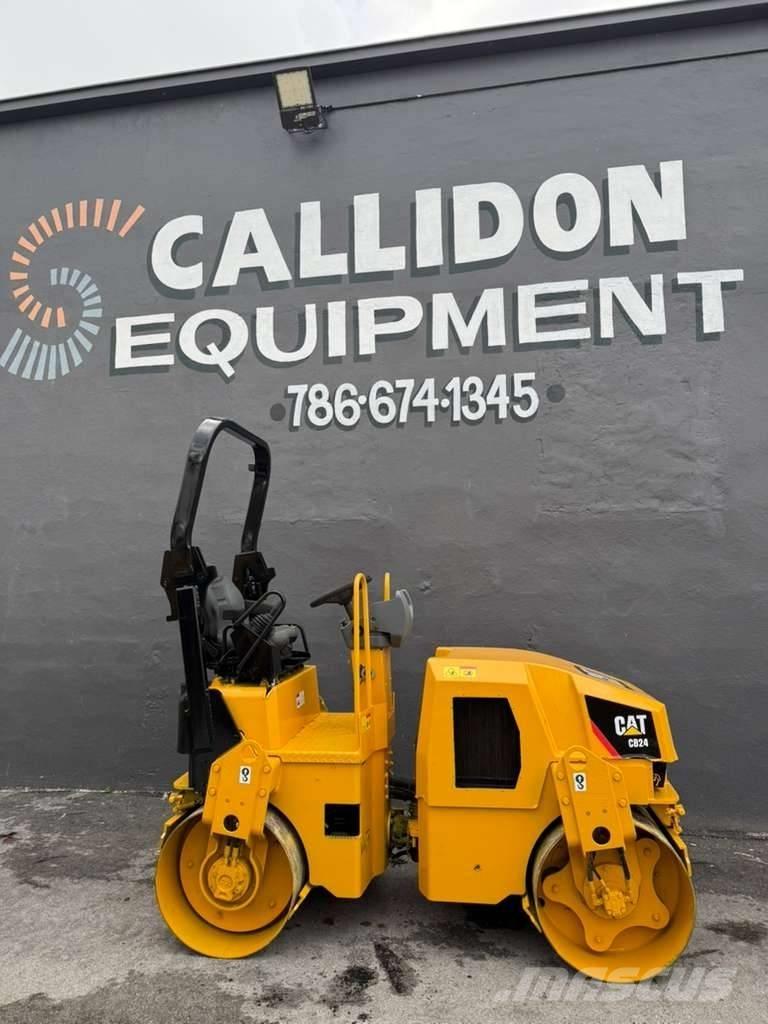 CAT CB 24 Котки тротуарні