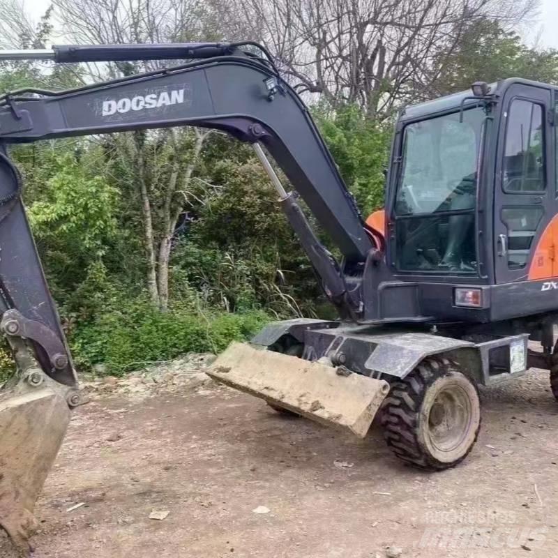 Doosan dx60w Колісні екскаватори
