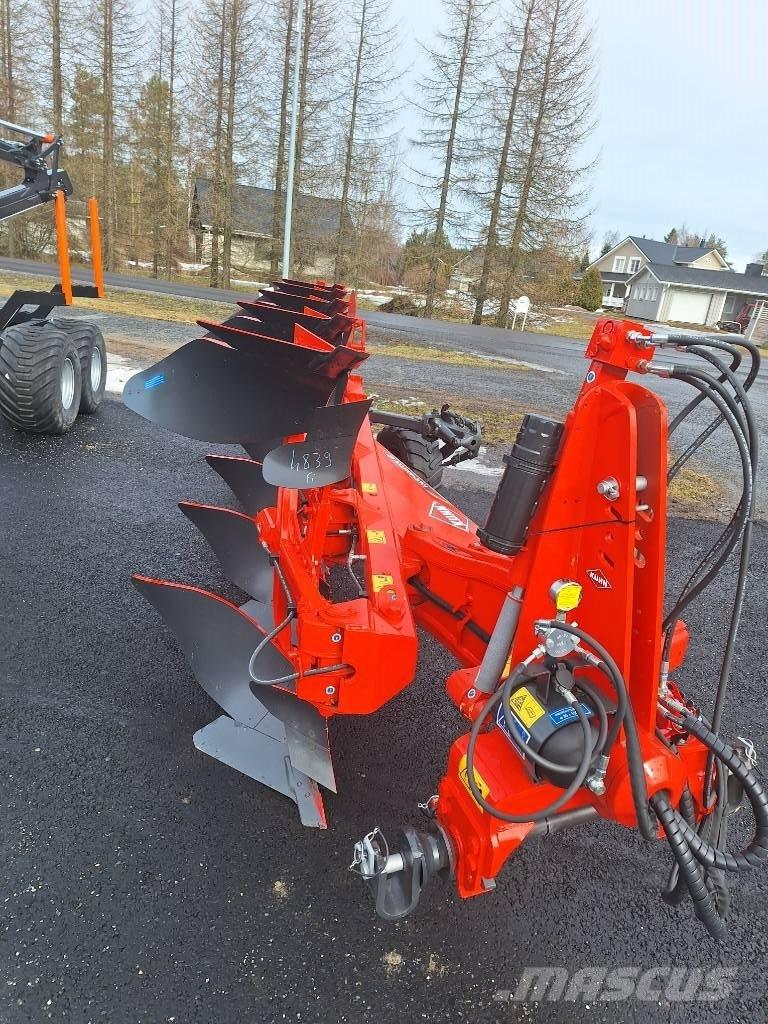 Kuhn Vari-Master 123 Реверсивні плуги