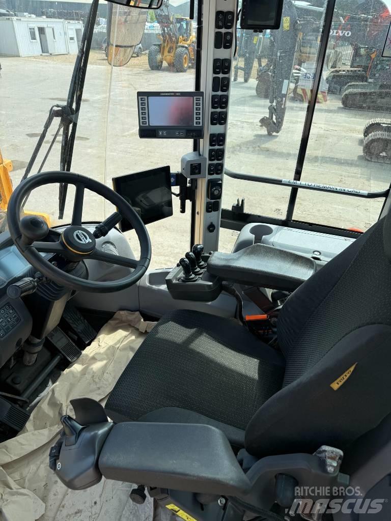 Volvo L 220 H Фронтальні навантажувачі
