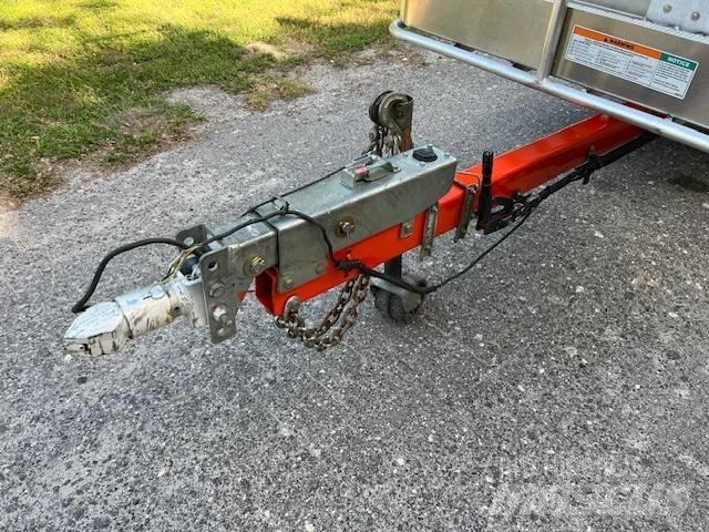 JLG T 350 Вишки-причепи