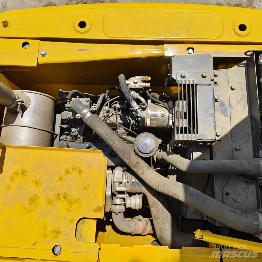 Komatsu PC 130 Гусеничні екскаватори