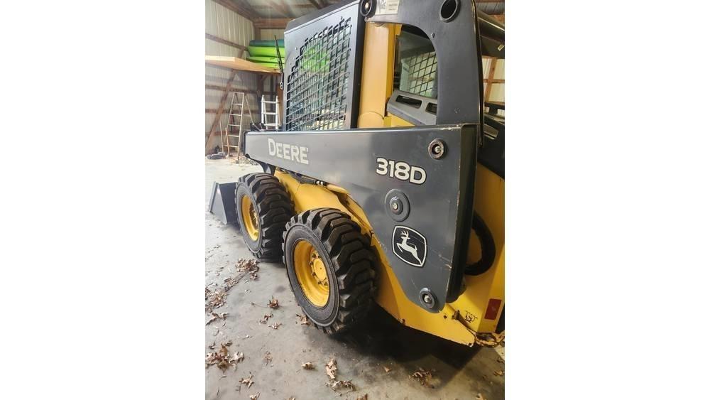 John Deere 318 D Міні-навантажувачі