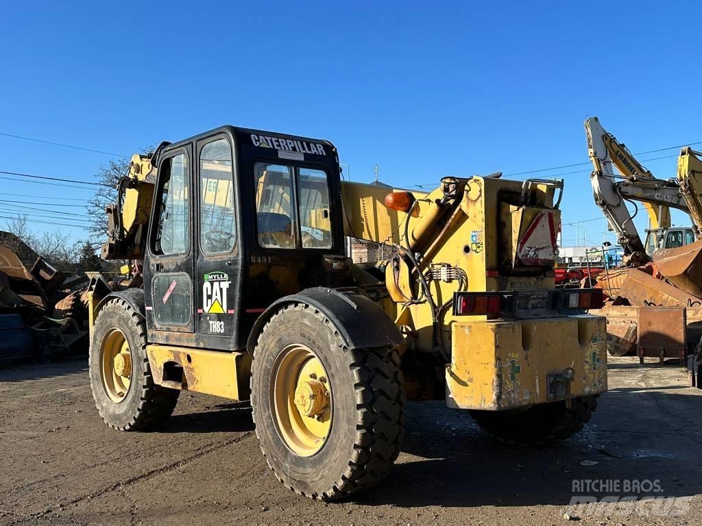 CAT TH 83 Телескопічний навантажувач