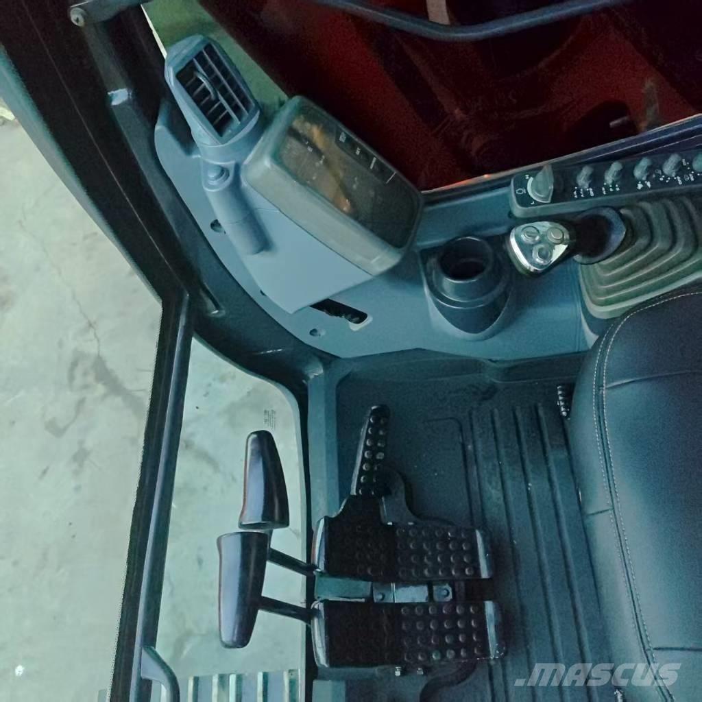 Hitachi ZX 120 Гусеничні екскаватори