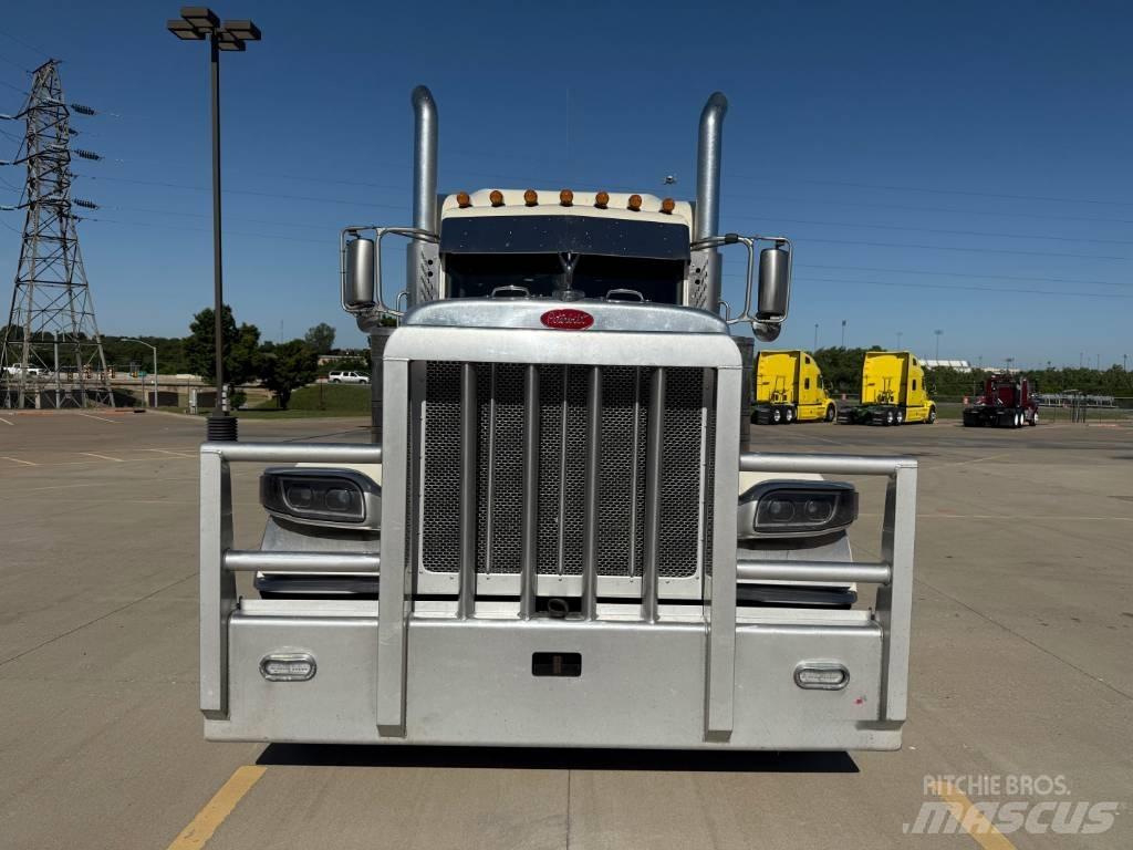 Peterbilt 389 Тягачі